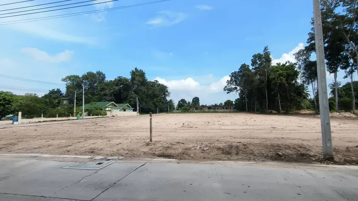 Land for sale in Takhian Tia