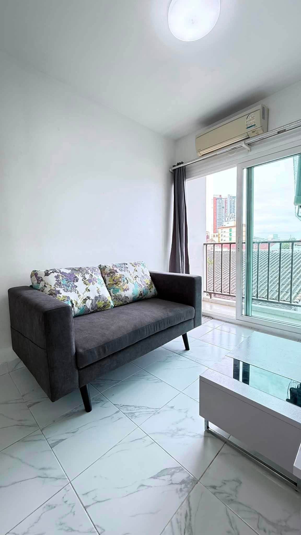 1 Bedroom Condo for rent at The Trust Pattaya Central