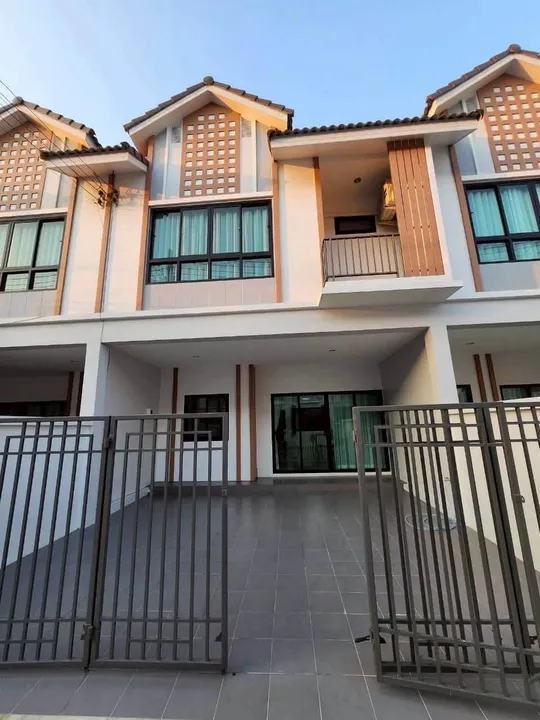 3 Bedroom House for rent at Sensiri 28