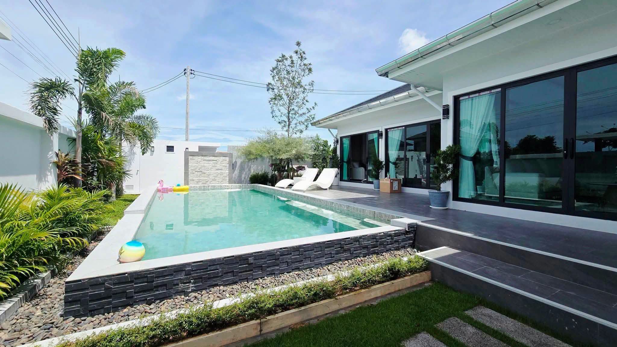 3 Bedroom Villa for sale in Khao Makok