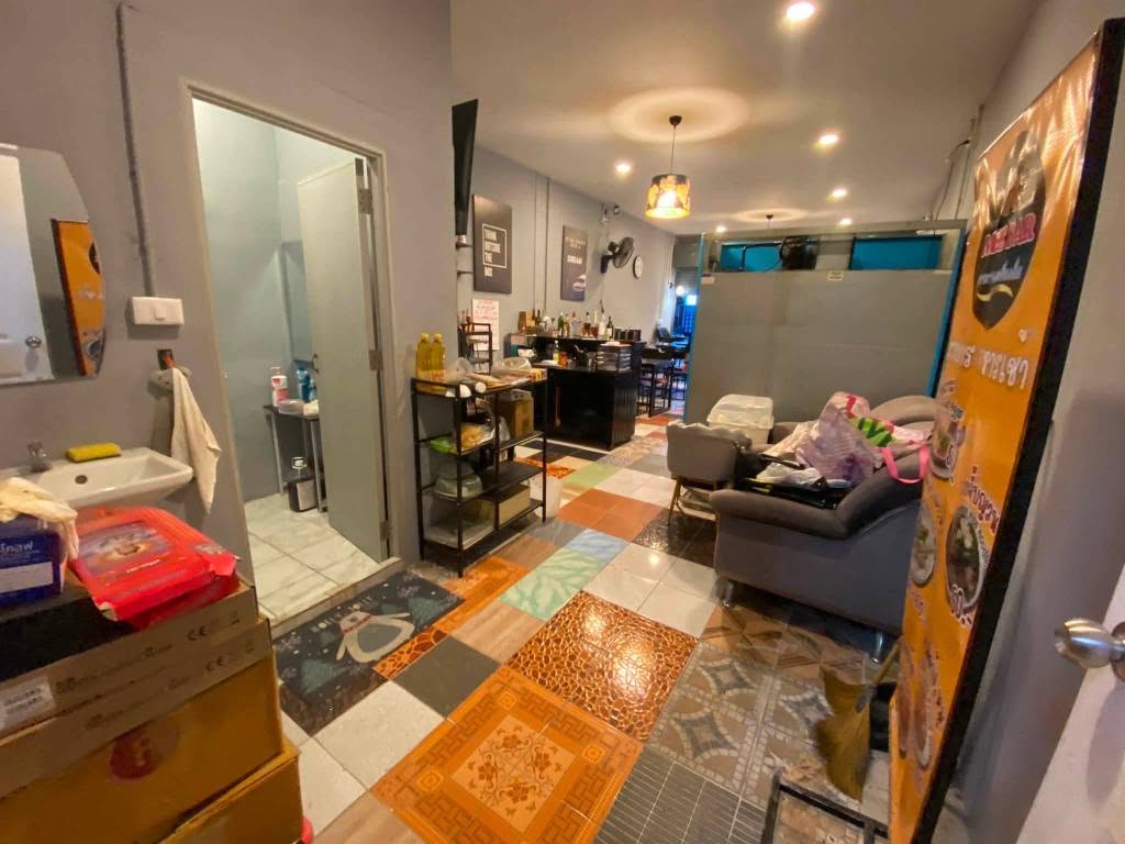 Commercial for sale in Pratumnak