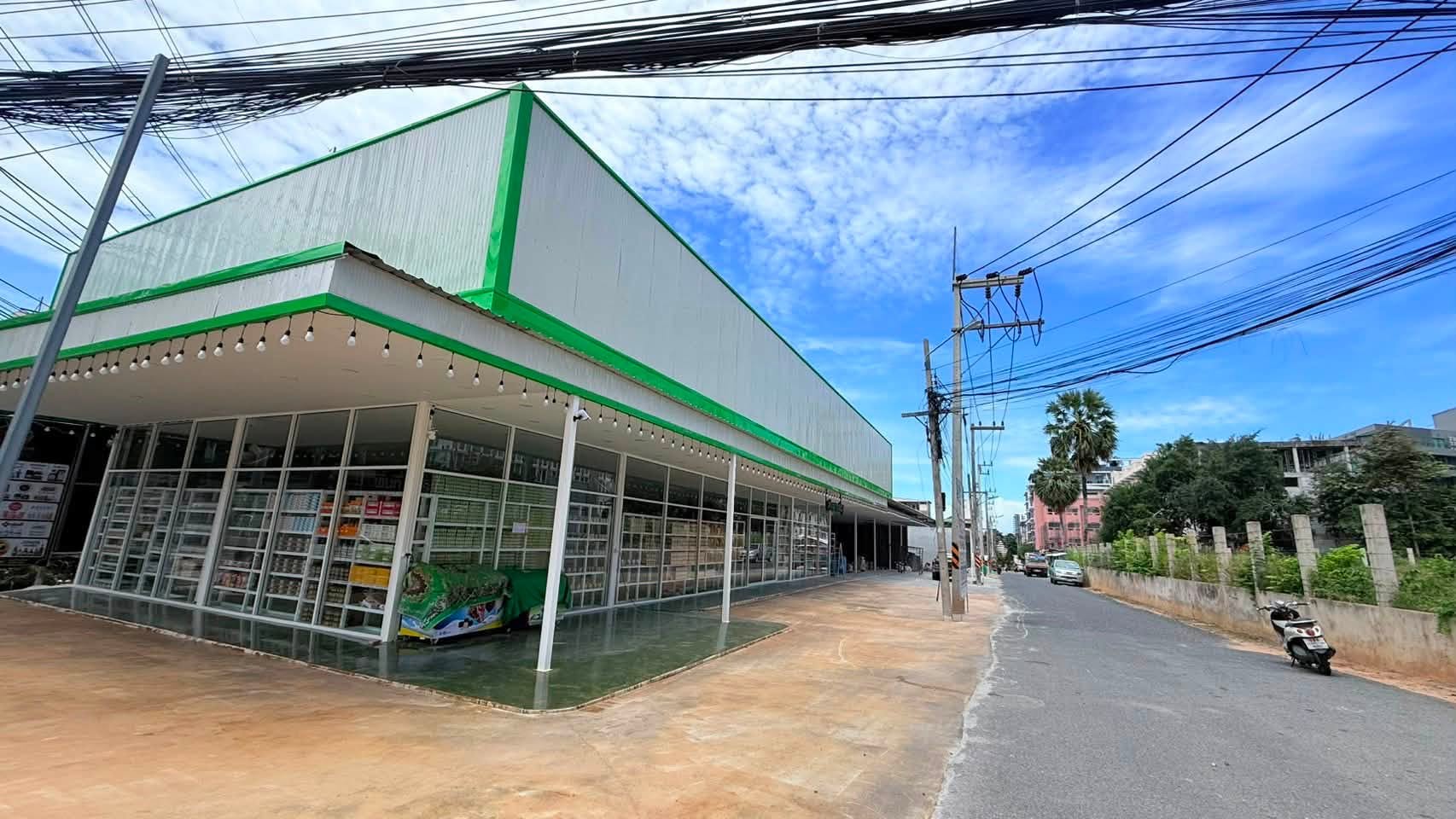Commercial for rent in Thappraya