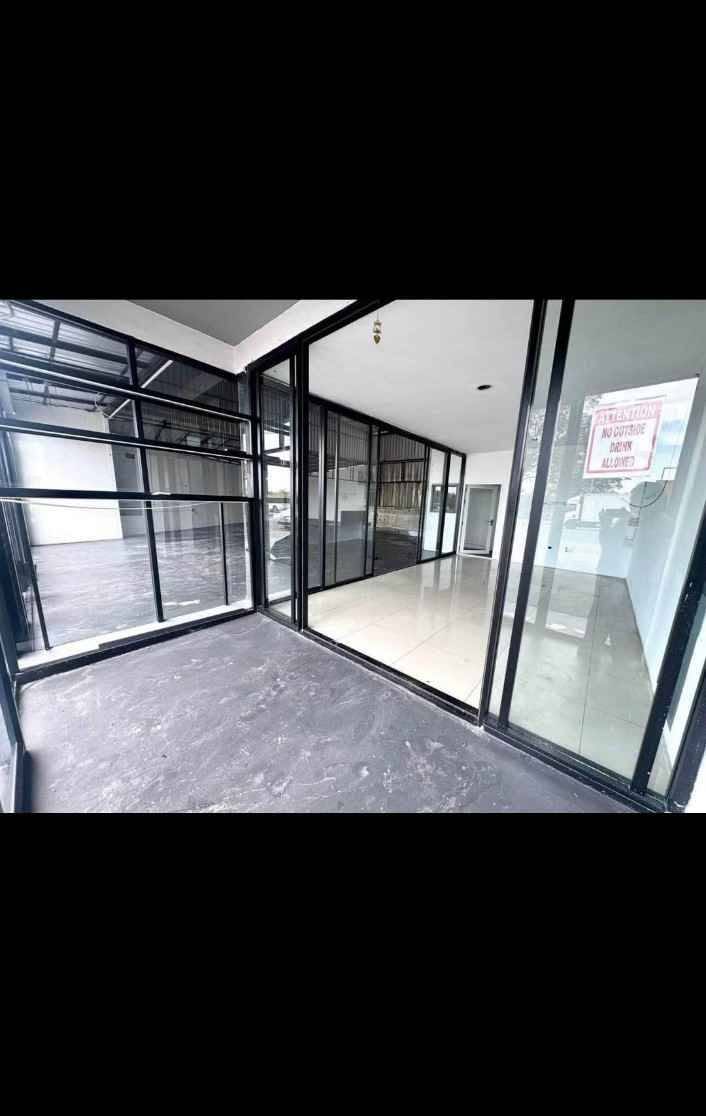 Commercial for rent in Mabprachan