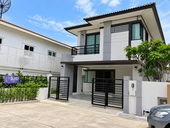 3 Bedroom House for rent at Baan Fah Greenery