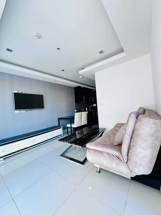 1 Bedroom Condo for rent in Pratumnak