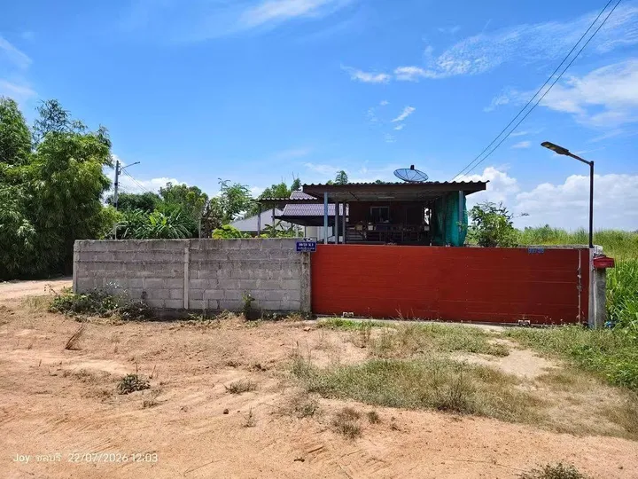 1 Bedroom House for sale in Takhian Tia