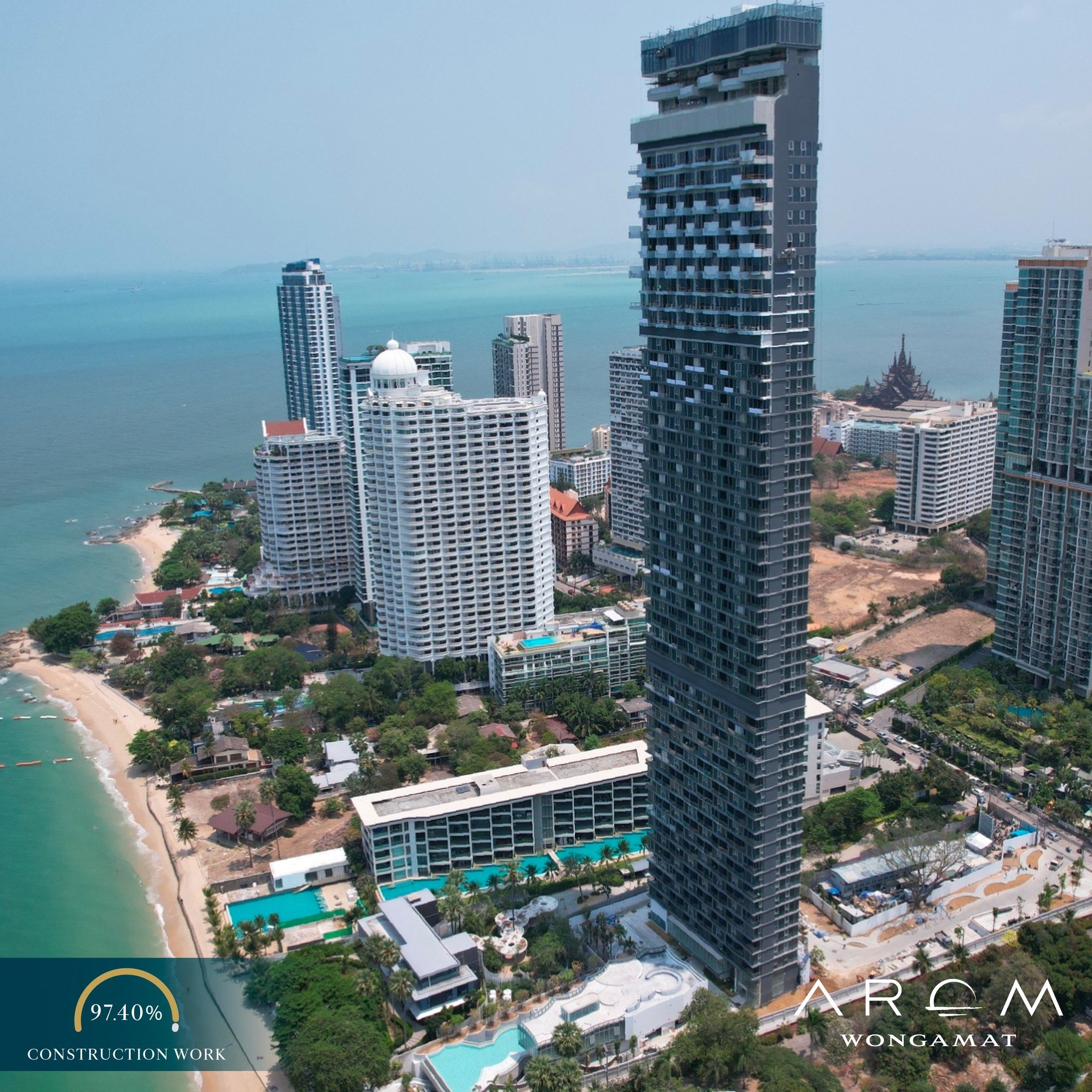 2 Bedroom Condo for sale at Arom Wongamat