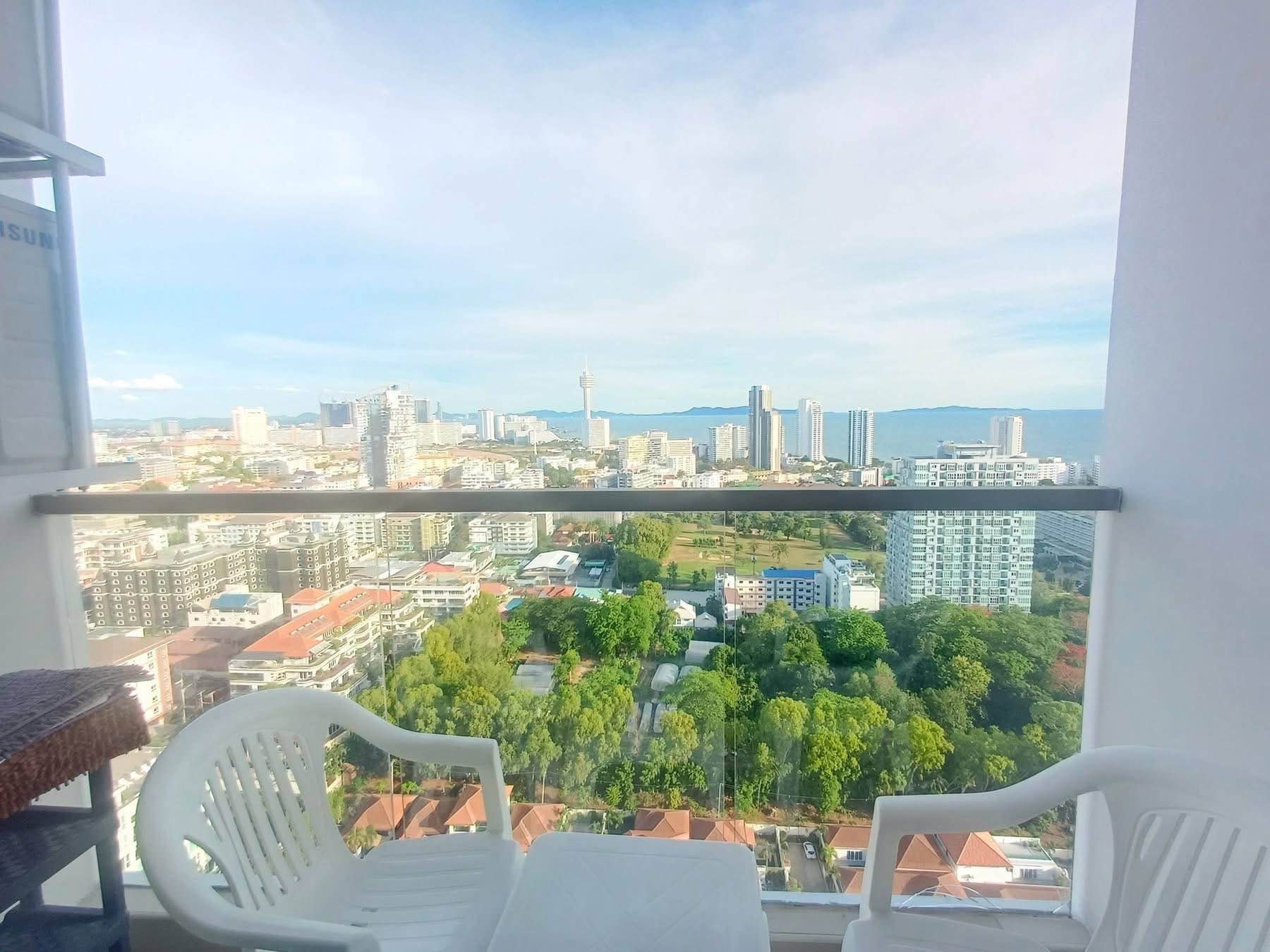 1 Bedroom Condo for rent at The Peak Pratumnak