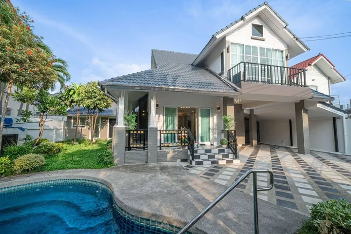 5 Bedroom Villa for rent at Central Park
