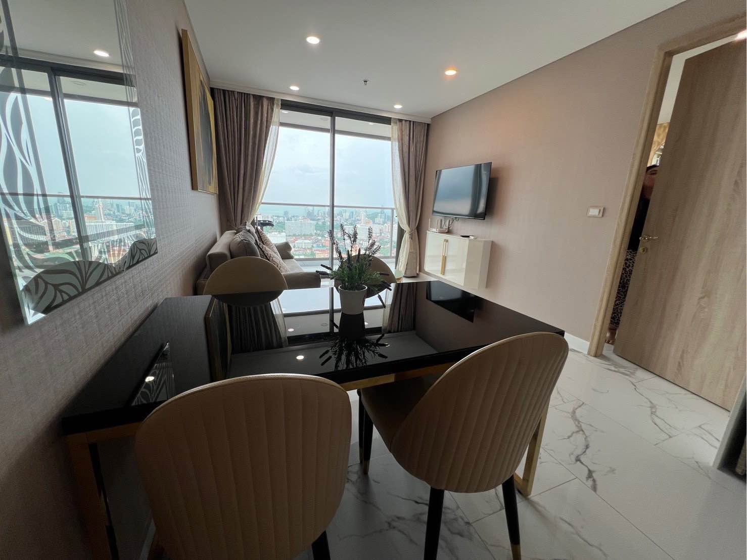 1 Bedroom Condo for rent at Copacabana