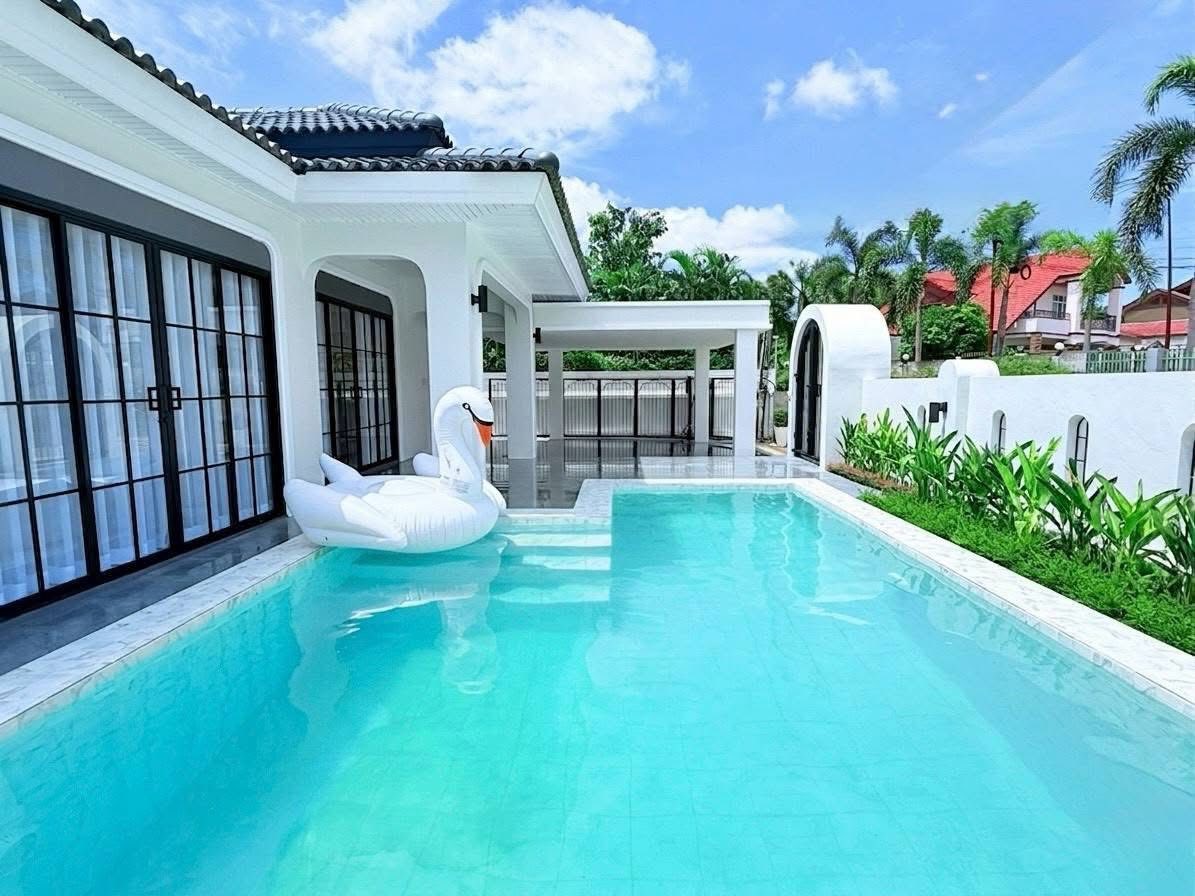 3 Bedroom Villa for sale at Pattaya Tropical Village 2
