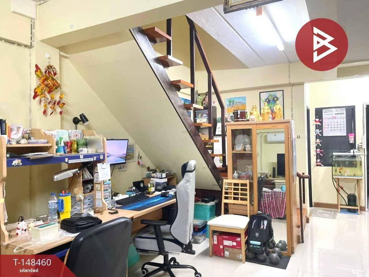 2 Bedroom Townhouse for sale at Modern House