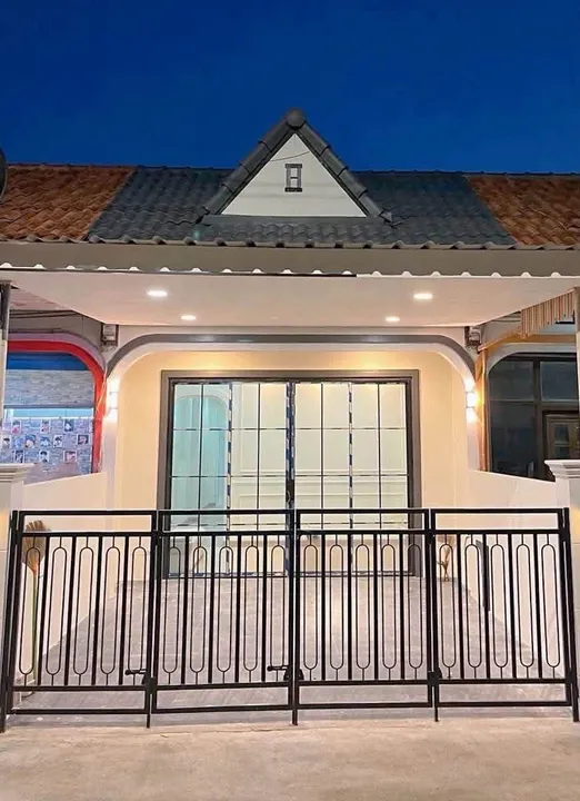 2 Bedroom Townhouse for sale in Bang Lamung