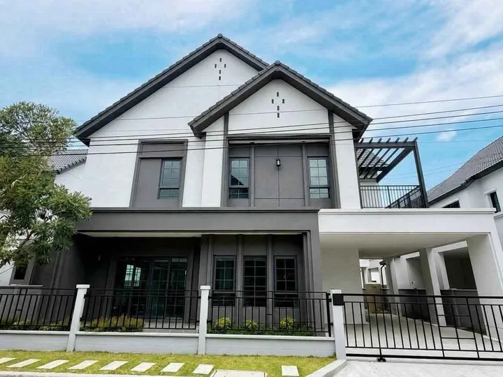 Photo from a listing at Centro Bangna