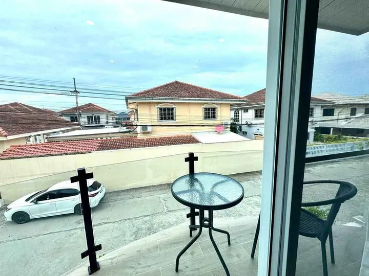 Photo from a listing at Eakmongkol Pool Villa