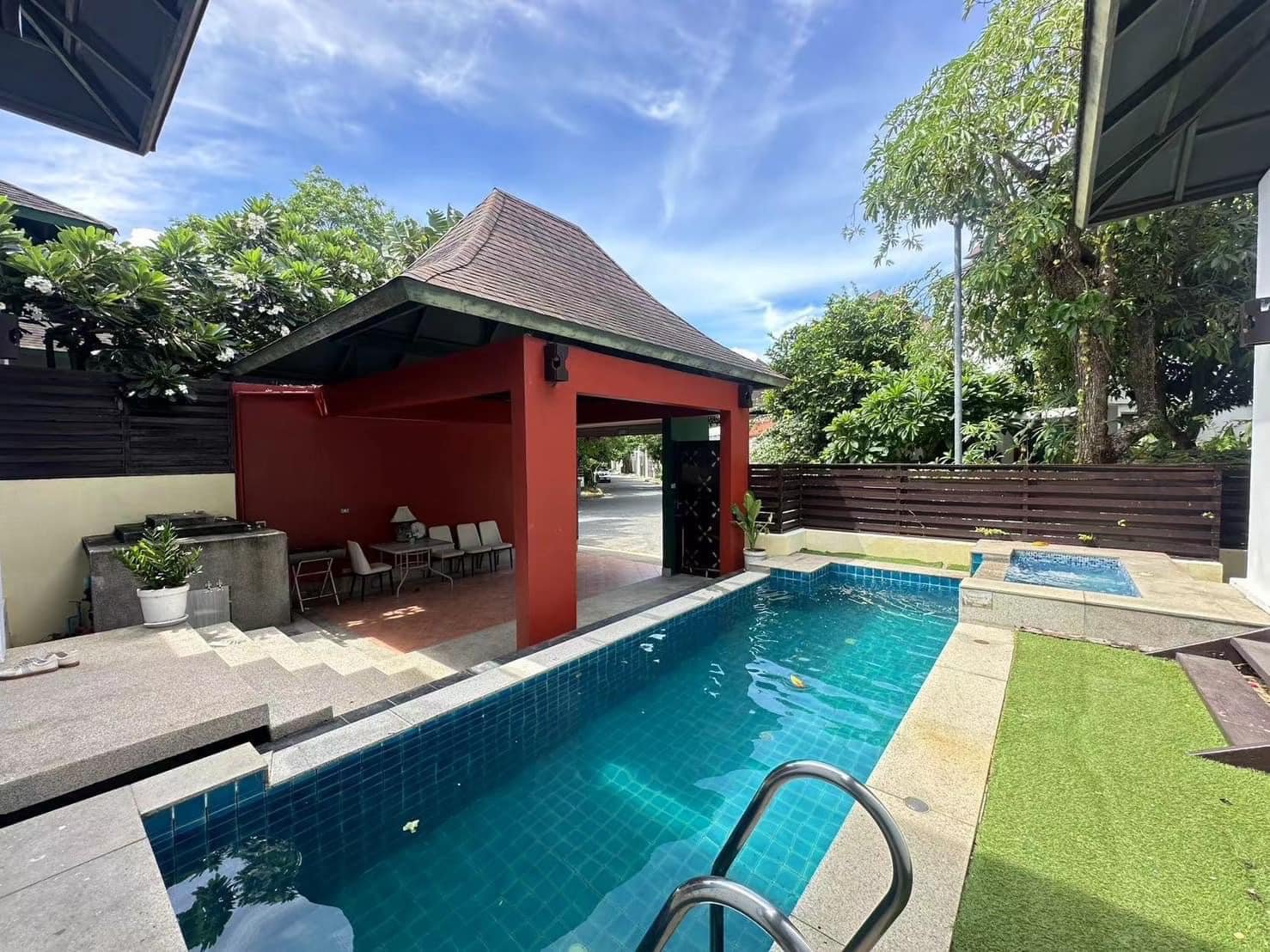 4 Bedroom Villa for sale in Na Jomtien