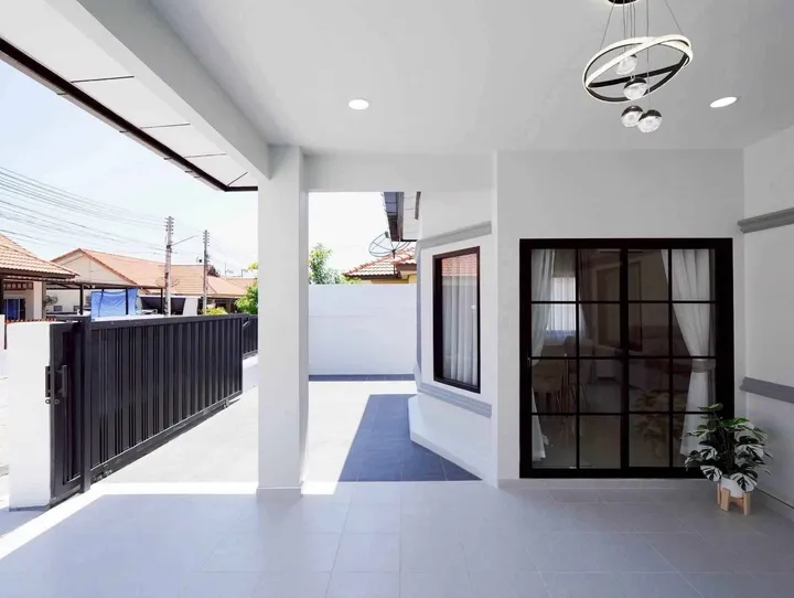 3 Bedroom House for sale in Bang Lamung