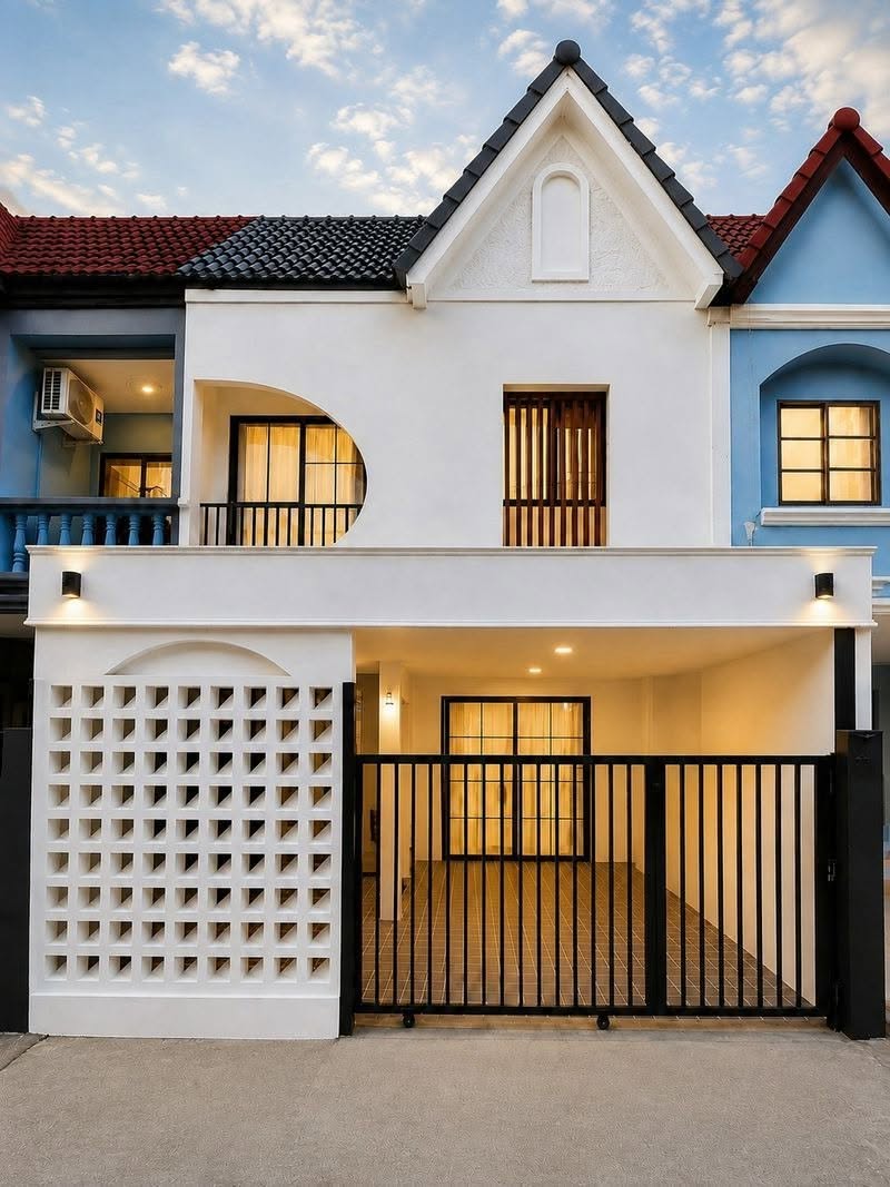 3 Bedroom Townhouse for sale in Nong Prue