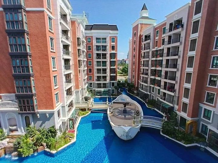Photo from a listing at Espana Condo Resort
