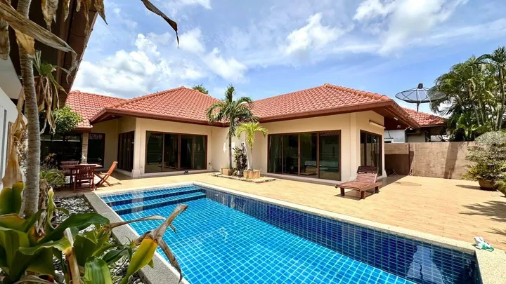 3 Bedroom Apartment for rent in Huai Yai