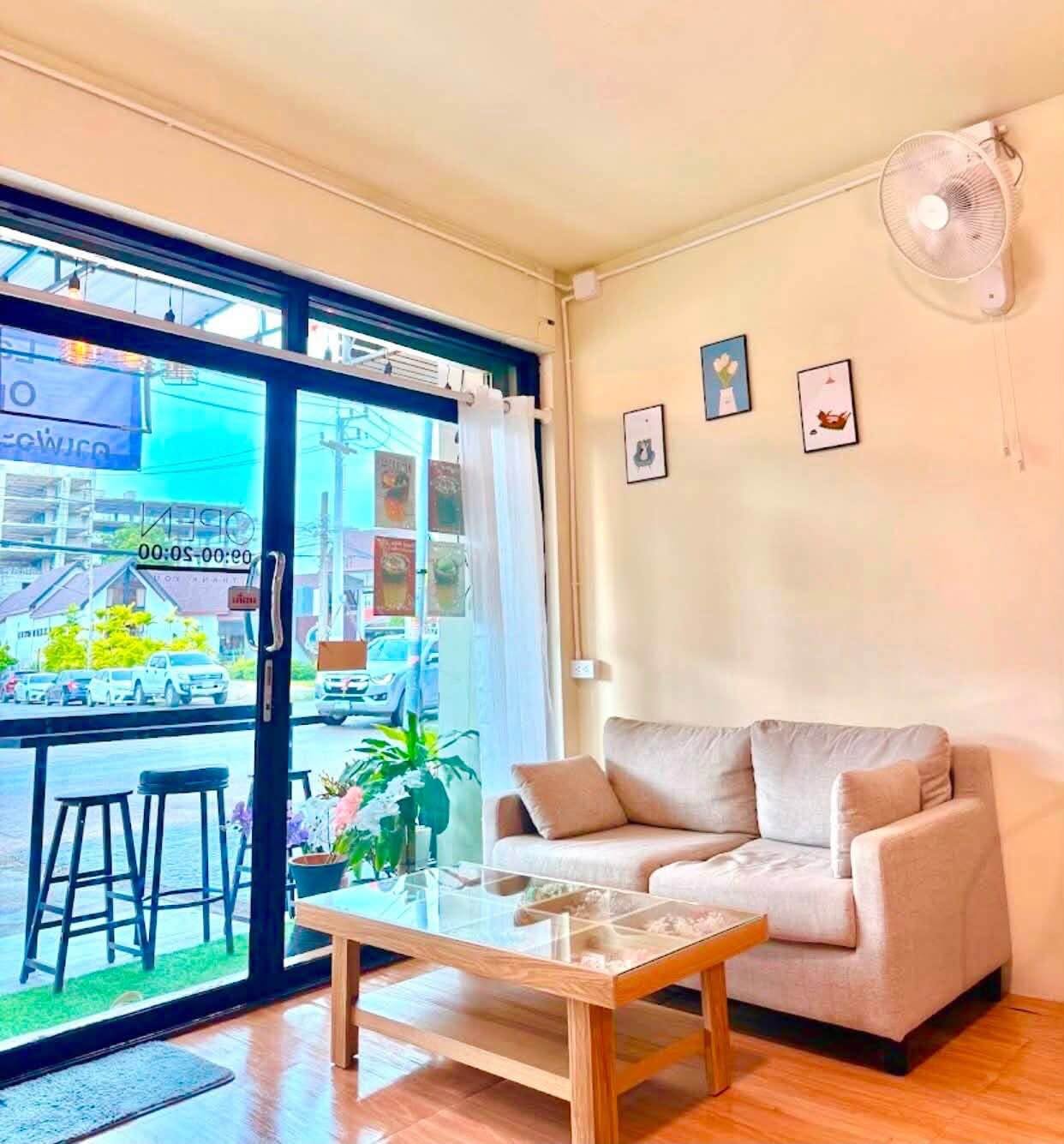 Commercial for sale in Thepprasit