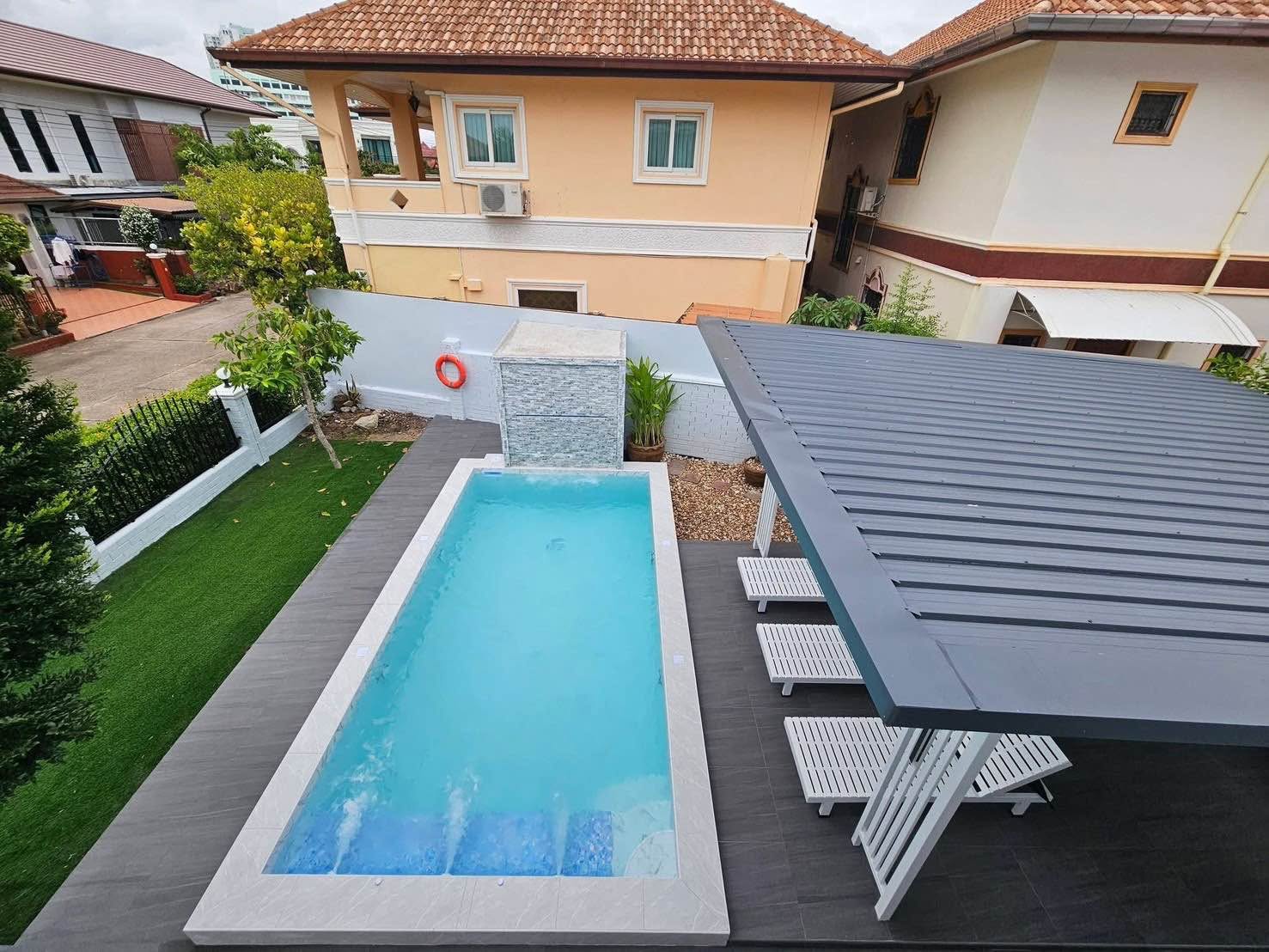 5 Bedroom Villa for rent in Na Kluea