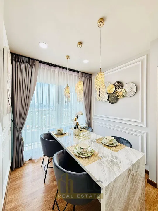 2 Bedroom Condo for sale at The Trust Condo