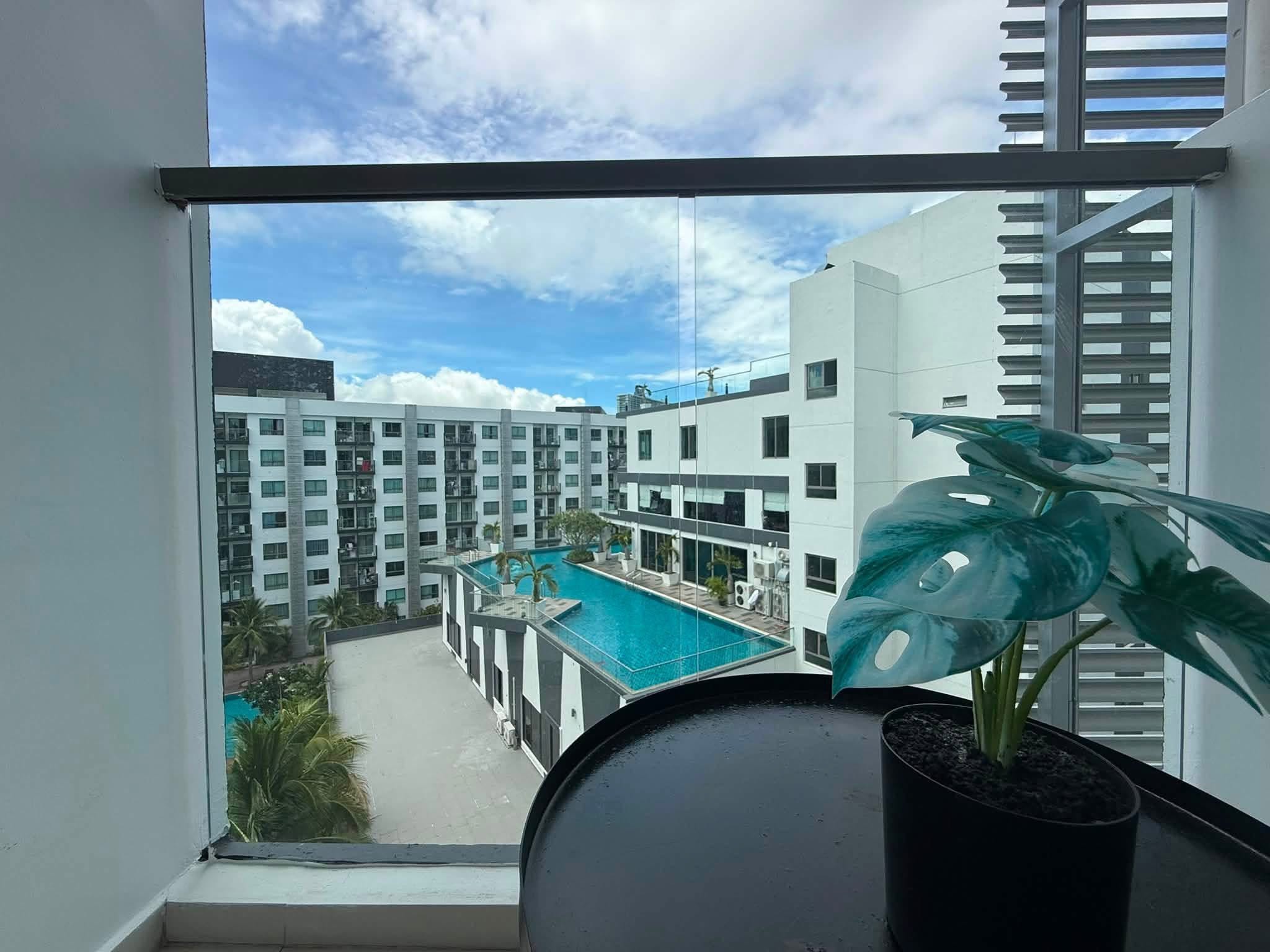 1 Bedroom Condo for rent at Arcadia Beach Resort