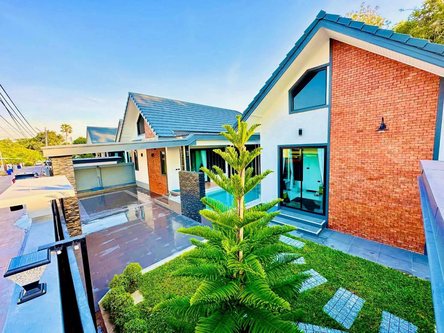 3 Bedroom Villa for sale in Pong