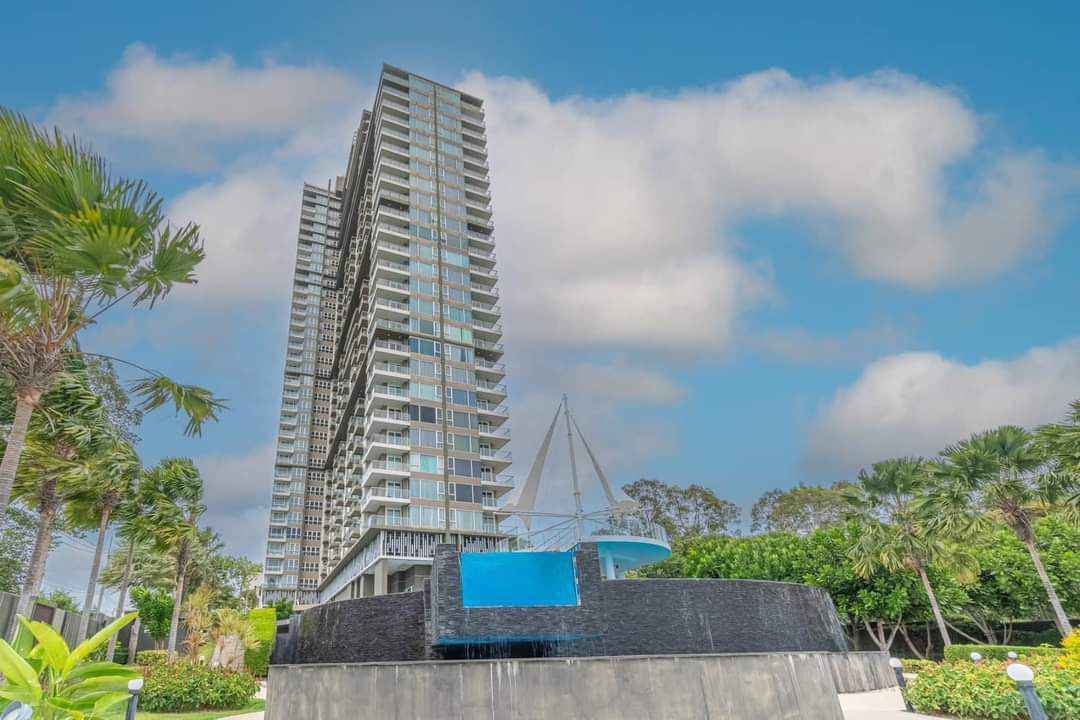 3 Bedroom Condo for sale at Del Mare Condominium