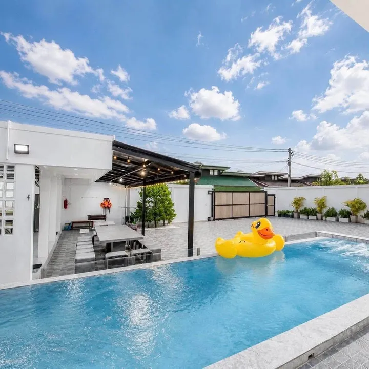 5 Bedroom Villa for sale in Huai Yai