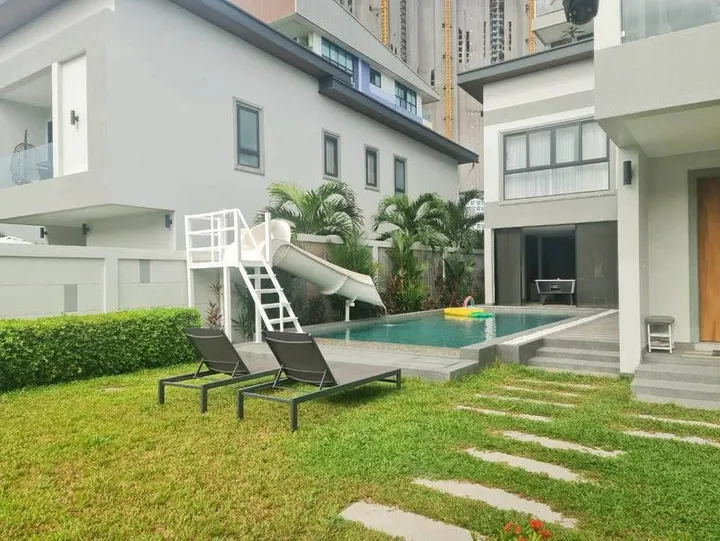 5 Bedroom Villa for sale in Thepprasit