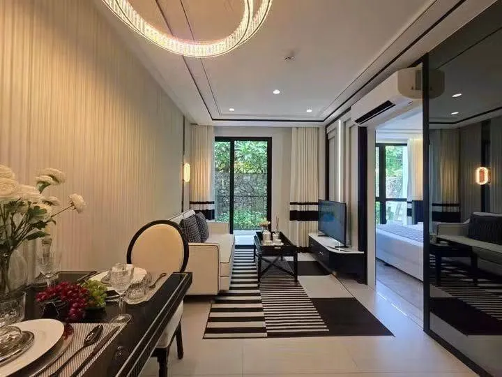 1 Bedroom Condo for sale at Embassy One
