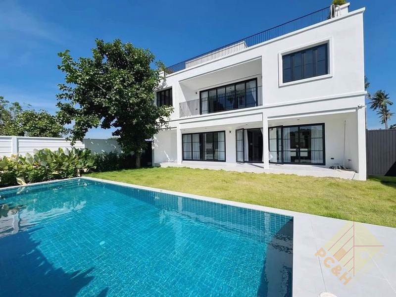 5 Bedroom Villa for sale at Highgrove Villas