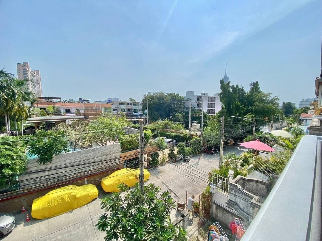3 Bedroom Townhouse for sale in Pratumnak