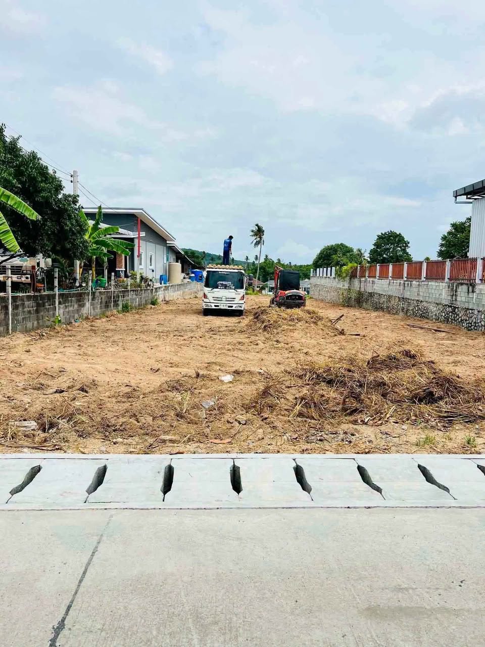 Land for sale in Pong