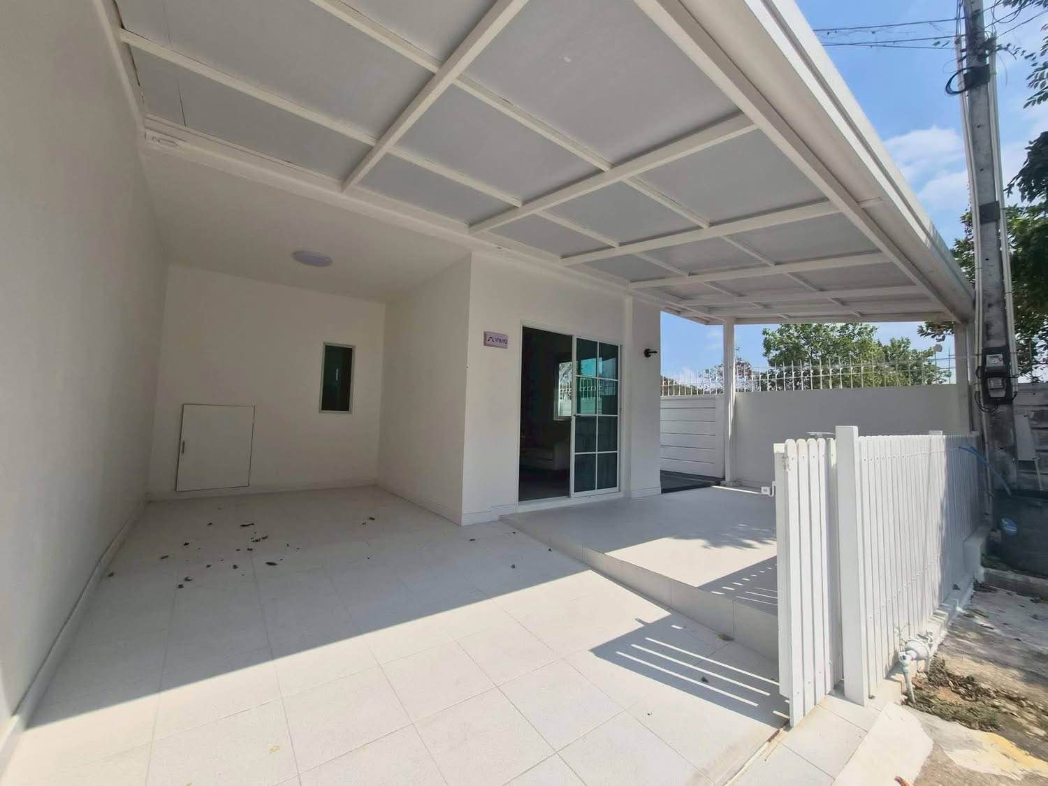 3 Bedroom Townhouse for sale in Bang Lamung