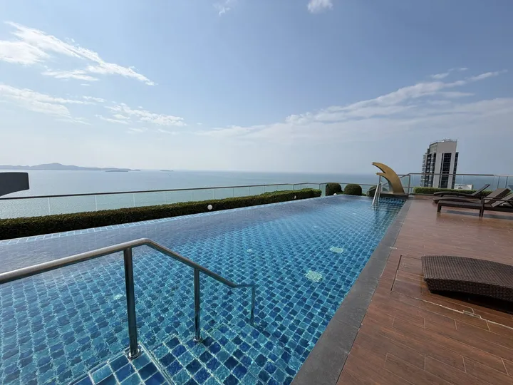 2 Bedroom Condo for rent at The Peak Towers