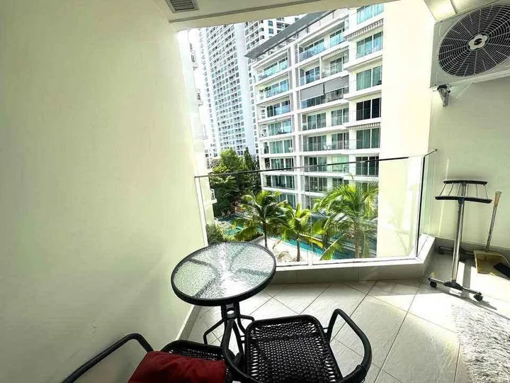 Photo from a listing at Sunset Boulevard Residence 2
