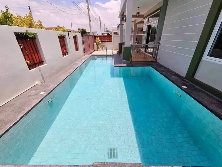 4 Bedroom House for sale in Chaiyapruek 2