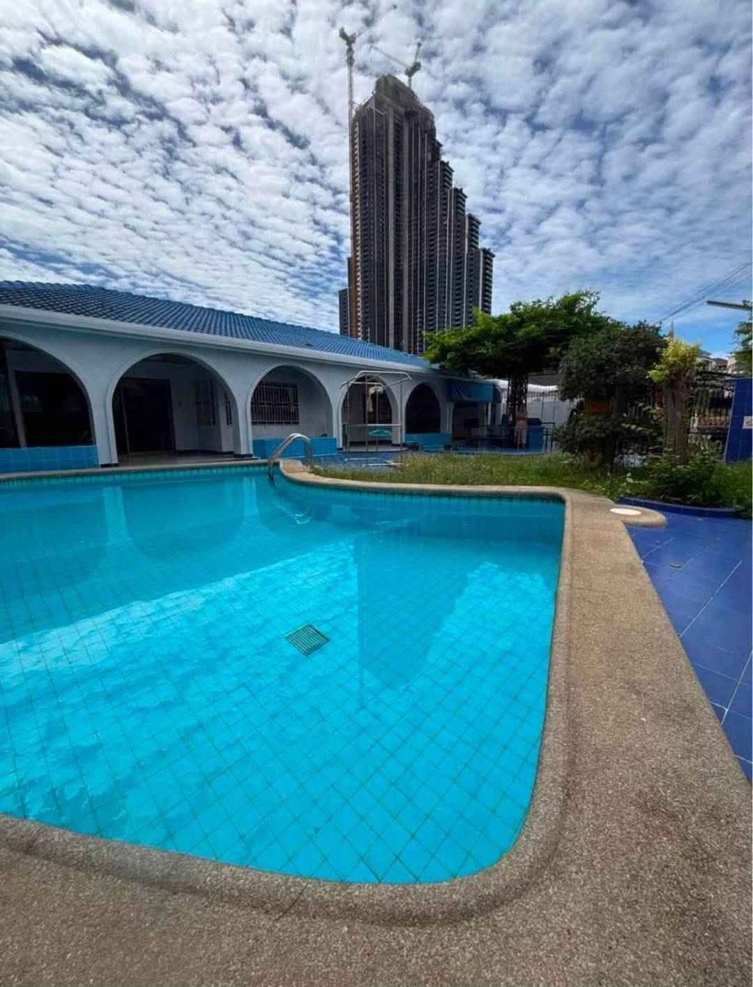 4 Bedroom House for sale in Thappraya