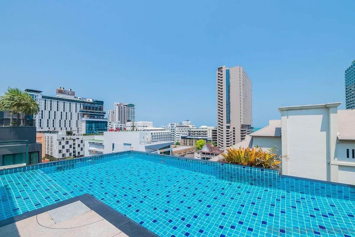 1 Bedroom Apartment for rent at Sixty Six Condo