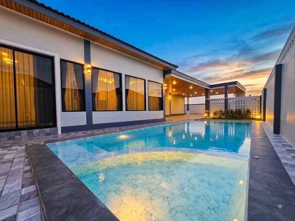 4 Bedroom House for sale in Mabprachan