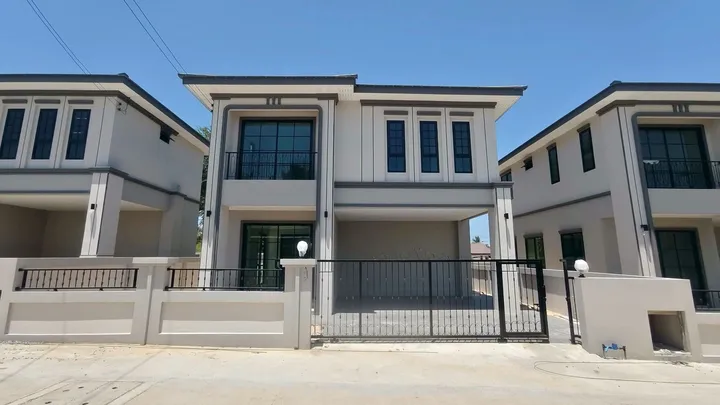 4 Bedroom House for sale in Nong Pla Lai