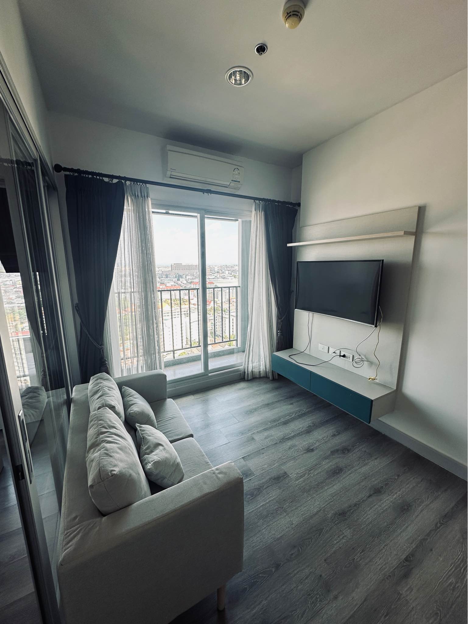 1 Bedroom Condo for rent at Centric Sea