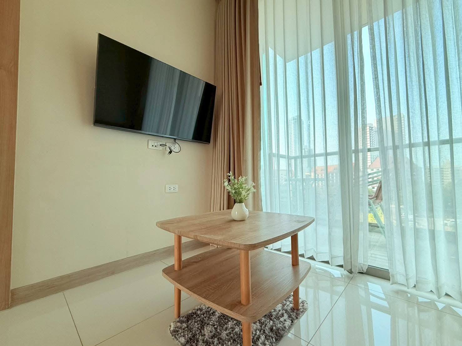 1 Bedroom Condo for rent at Riviera Wongamat