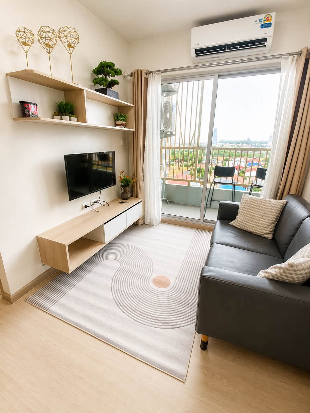 1 Bedroom Condo for rent at The Trust South Pattaya
