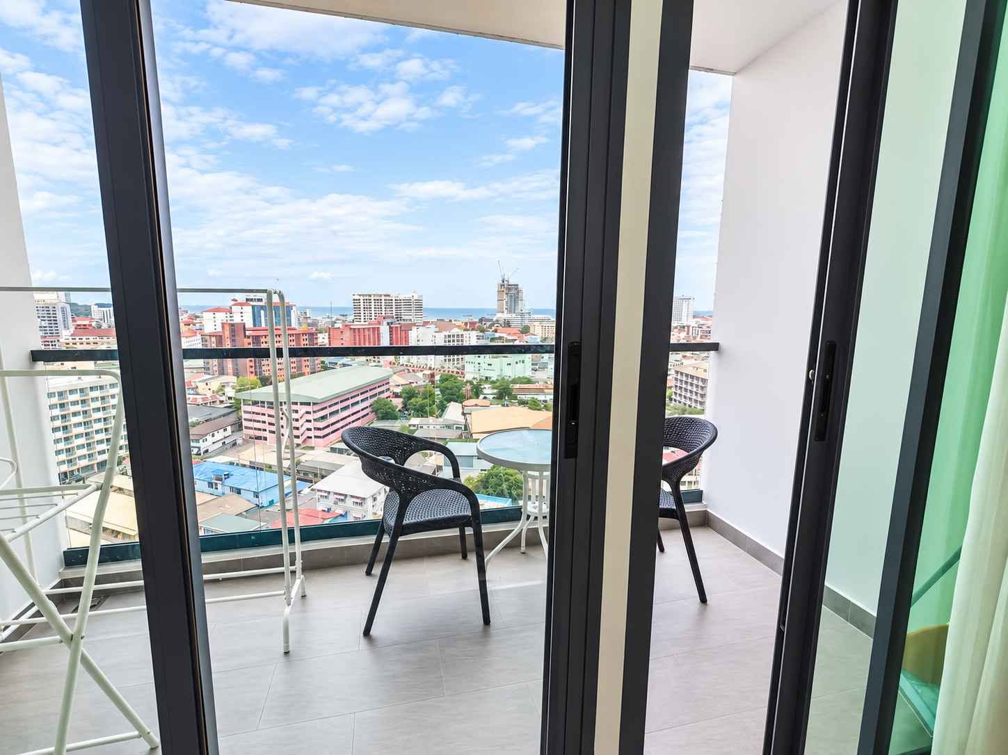 2 Bedroom Condo for rent at Arcadia Millennium Tower