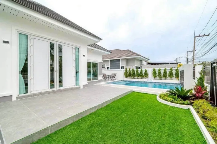 Photo from a listing at The Palm Grandio's