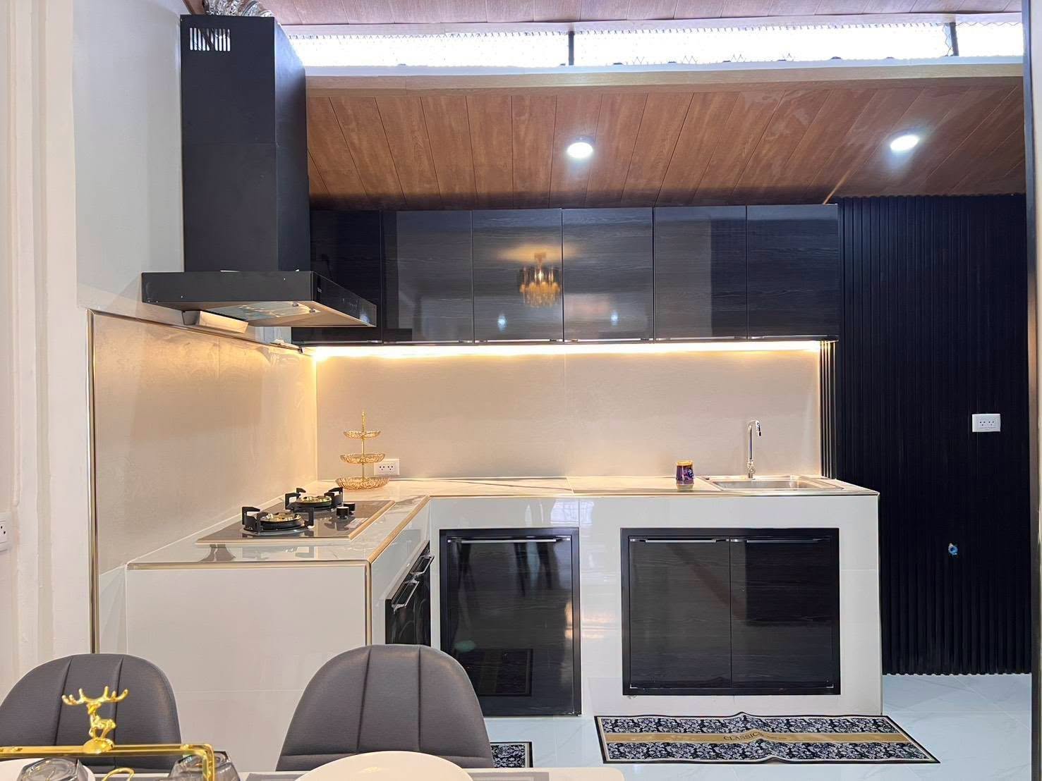 2 Bedroom Townhouse for sale in Central Pattaya